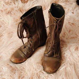 STEVE MADDEN VINTAGE STYLE BOOTS